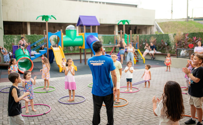 Do vai-vem ao bambolê: shopping Mestre Álvaro resgata brincadeiras clássicas e promove conexão entre gerações em atividades gratuitas